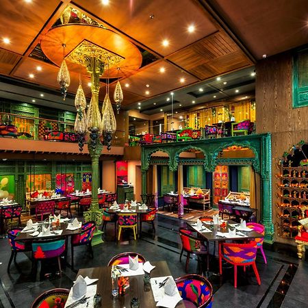 Grand Chennai By Grt Hotels Eksteriør bilde Interior of the restaurant