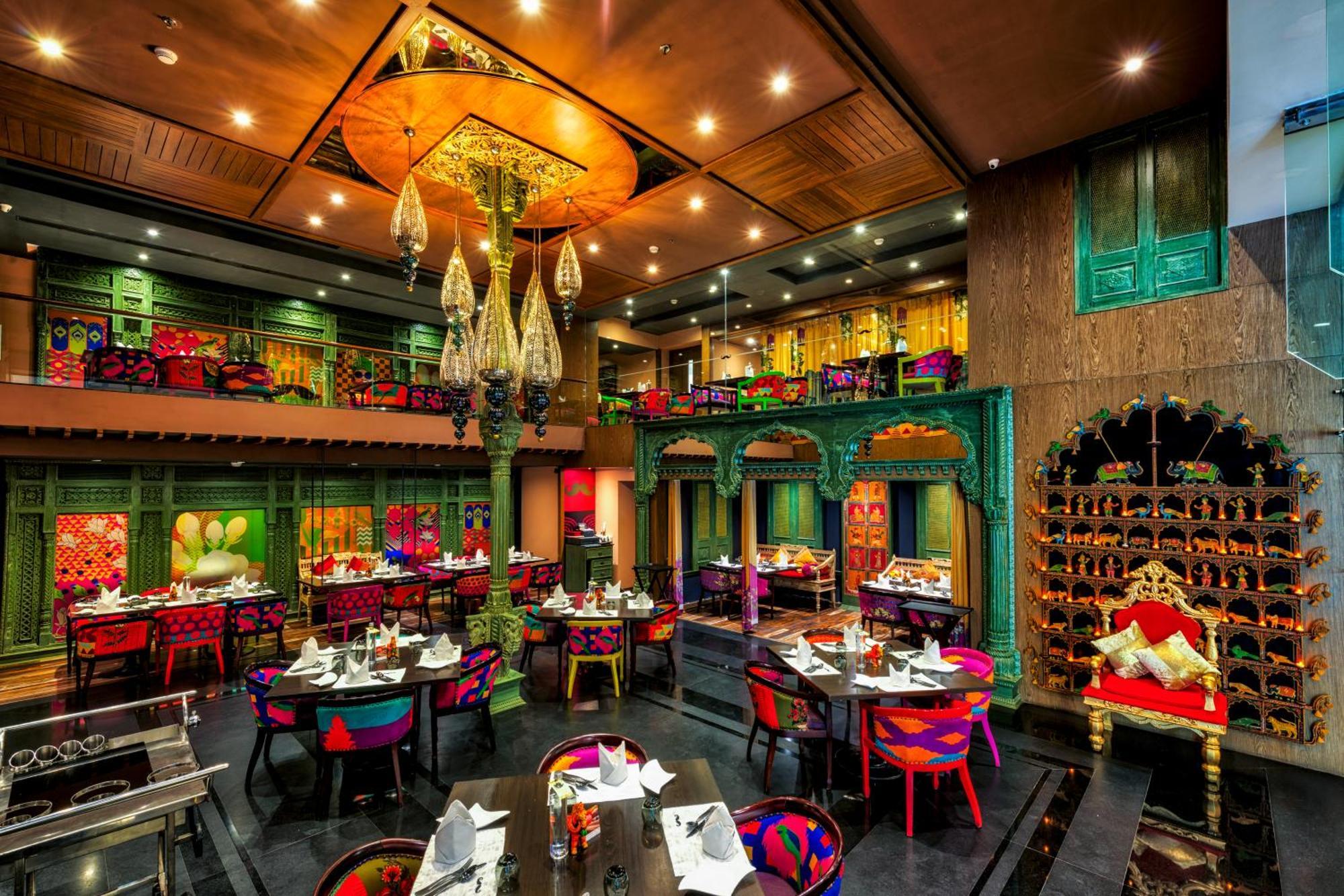 Grand Chennai By Grt Hotels Eksteriør bilde Interior of the restaurant